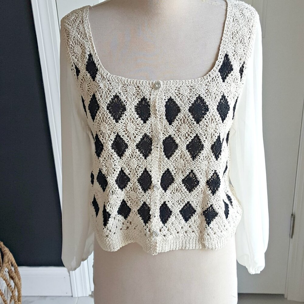 Lola Vested Blouse w/Diamond Crochet Pattern - Picture 4 of 8